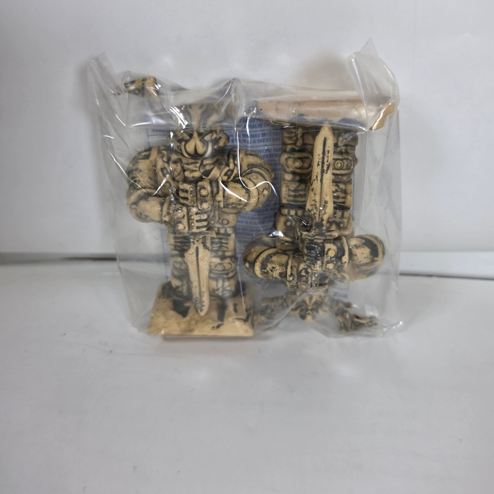 Mega Bloks Dragons Portal of Fire 9889 Stone Guardian Statues Pair Sealed